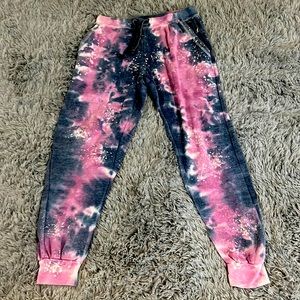 These are very comfy sweatpants